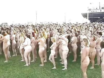 ਅਸੰਤੁਸ਼ਟ brunette ਹਾਰਡ fucked