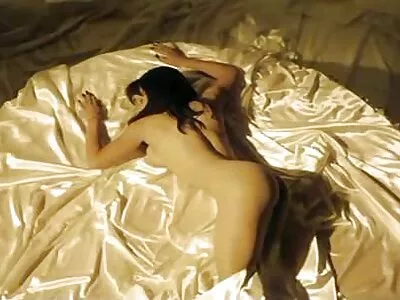 ਕਿਸ਼ੋਰ ਉਸ ਦੇ tits 'ਤੇ cumshot ਹੈ