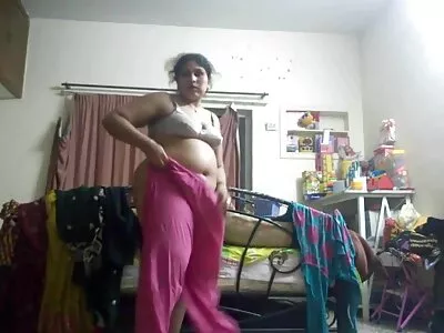 ਜੰਗਲੀ ਸੈਕਸ ਵੀਡੀਓ ਵਿੱਚ ਸ਼ੁਕੀਨ ਜੋੜਾ